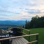 Airwood Glamping Chalet *
