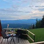 Airwood Glamping Chalet *