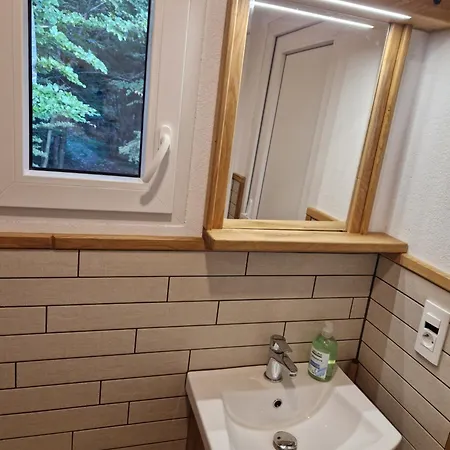 Airwood Glamping 木屋 Križe