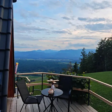 Airwood Glamping 木屋 Križe