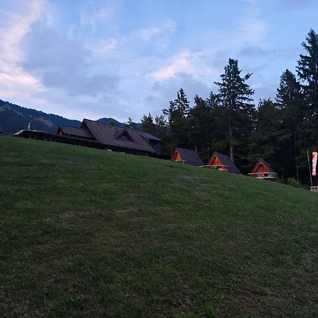 Airwood Glamping בקתה