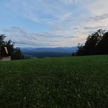 Airwood Glamping 木屋 Križe