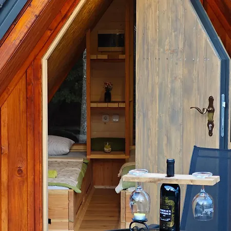בקתה Airwood Glamping Križe