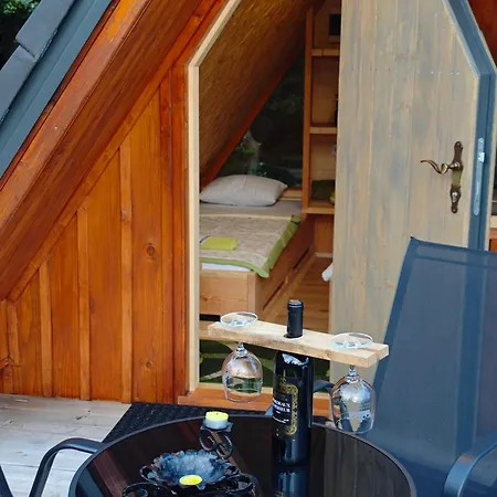 Airwood Glamping בקתה