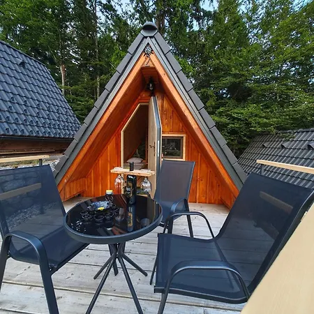Airwood Glamping בקתה *