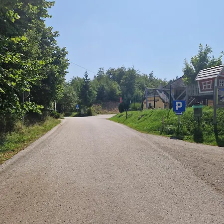 בקתה Airwood Glamping *
