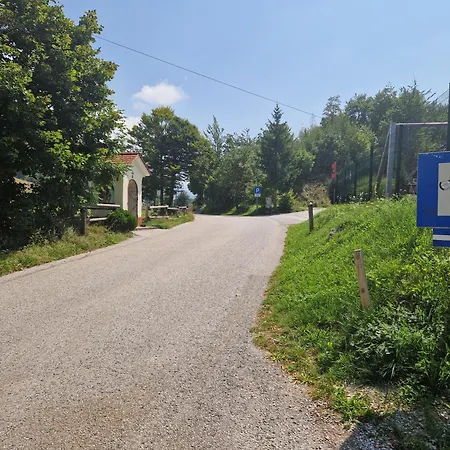 בקתה Airwood Glamping Križe