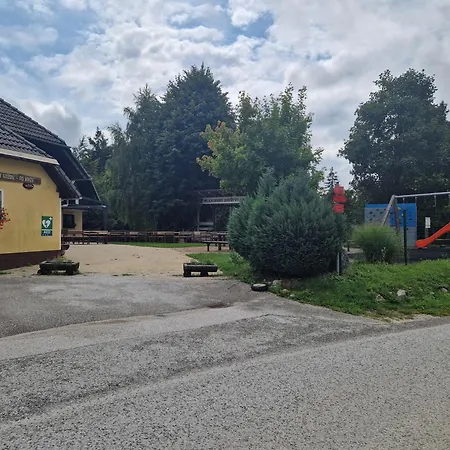 Airwood Glamping בקתה *